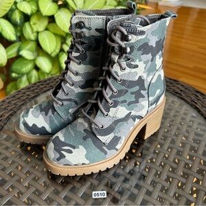 Sonoma Boots Women’s 6 Camouflage Green